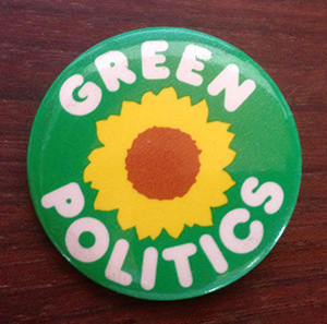 Green-Politics-button-300.jpg
